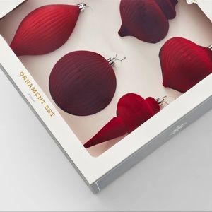 NIB Target Wondershop Flocked Finial Christmas Tree Ornament 6 Piece Set in Red